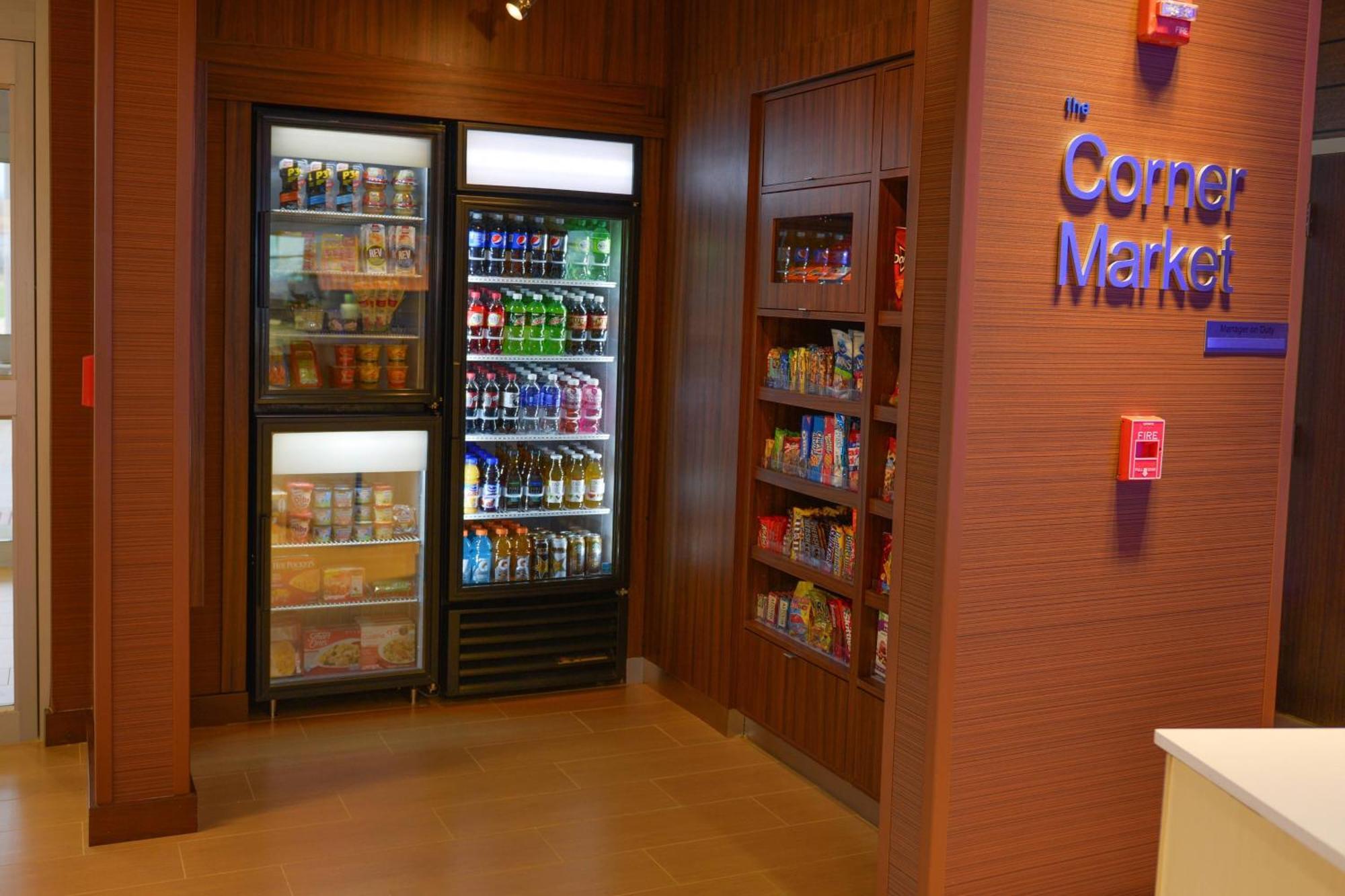 坎顿南万枫酒店 外观 照片